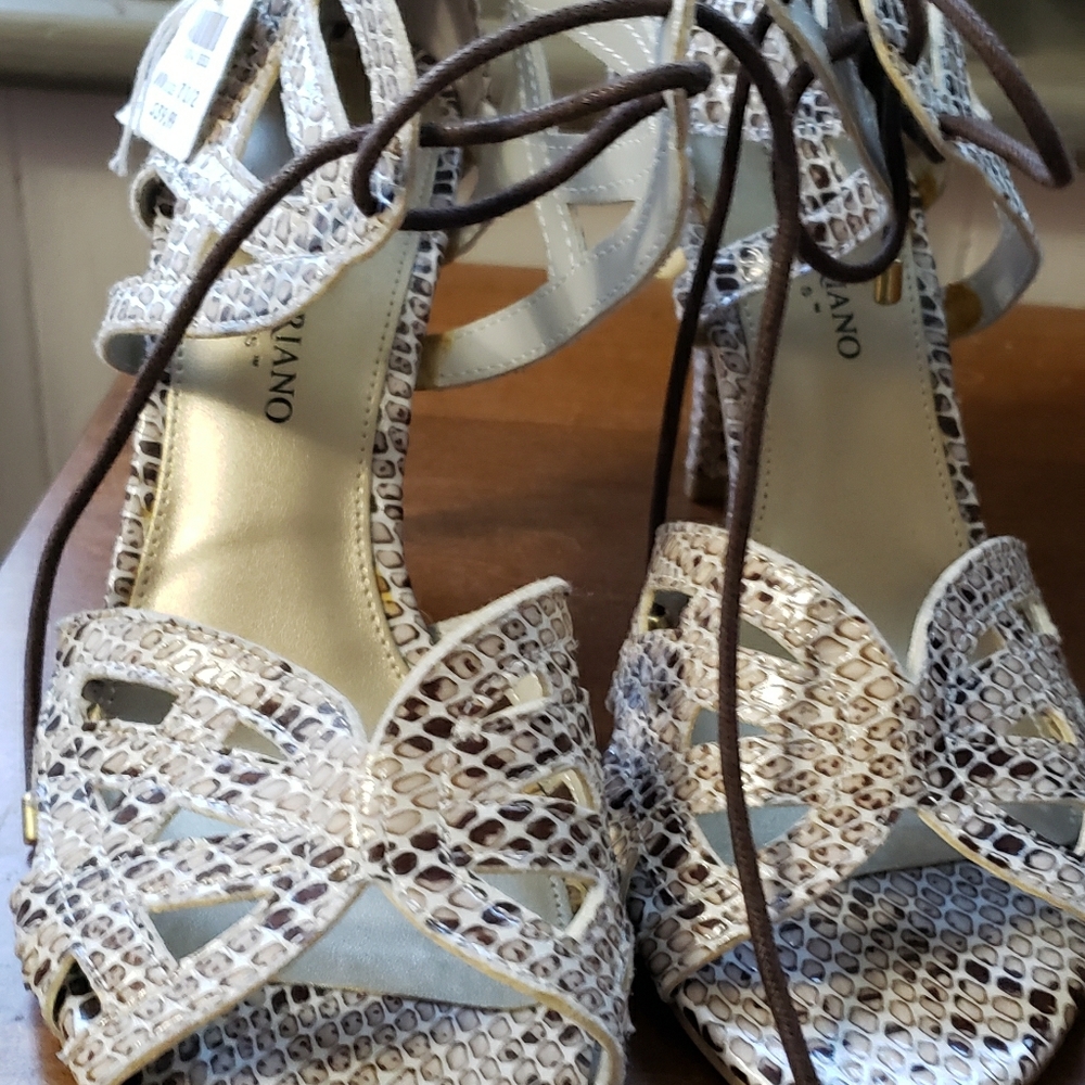 NWT🏷🏷Christian siriano snake skin heels